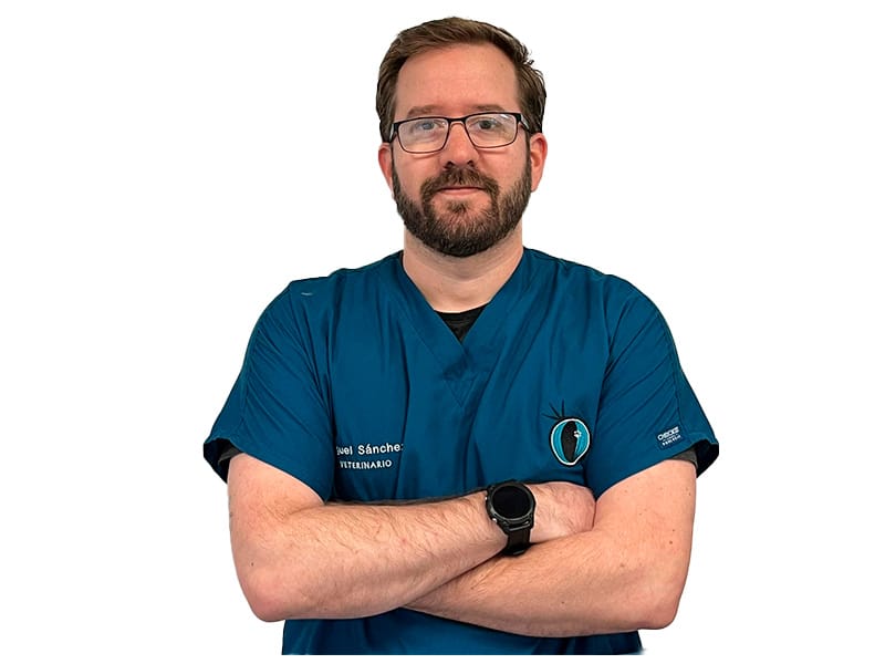 Miguel Sánchez Veterinario en la clínica oftalmológica veterinaria Asturias